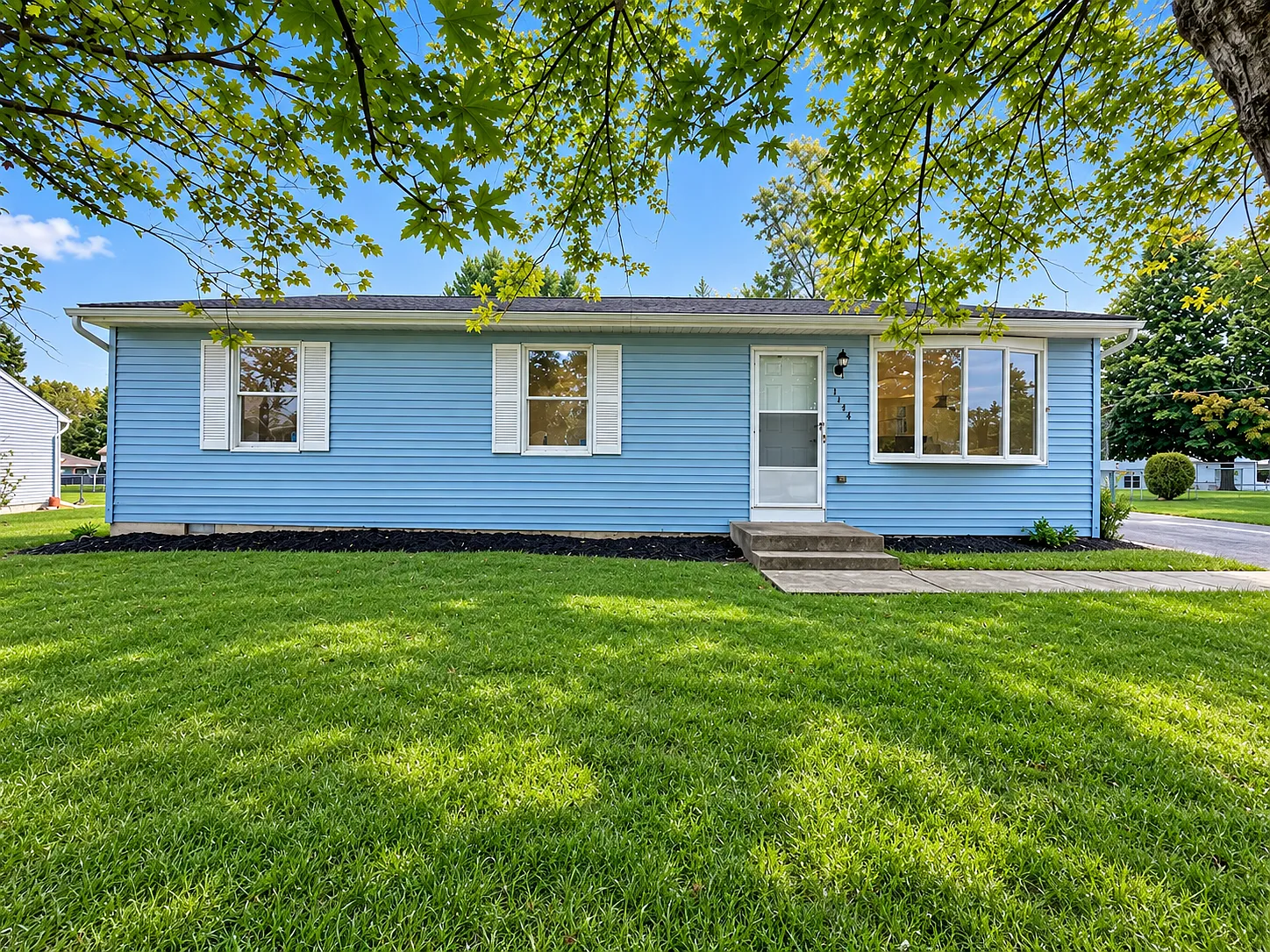 3 bed, 1056 sqft, $1,995 — Photo 1