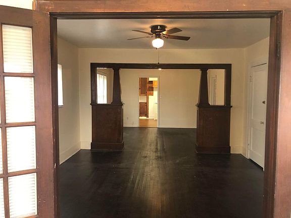2nd image of 1911 Henry St #2