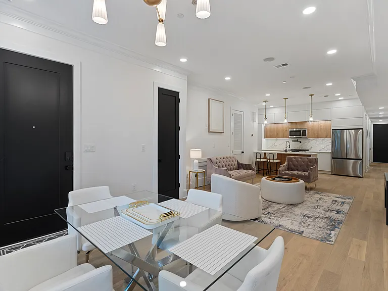 733 Euclid St NW #202 — Photo 4