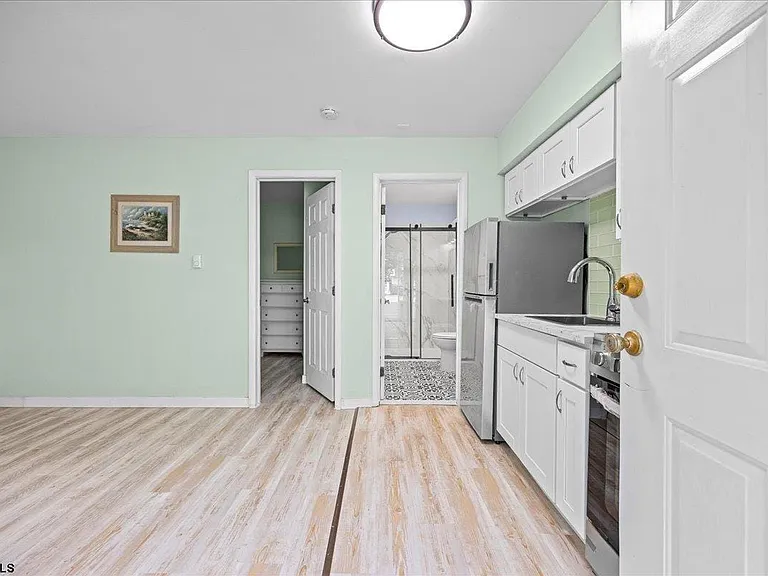 4224 W Brigantine Ave #7 — Photo 4