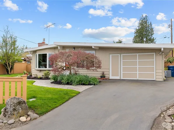 17032 Larch Way, Lynnwood, WA 98037