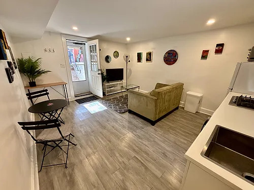 1027 Euclid St NW #BASEMENT Photo 1