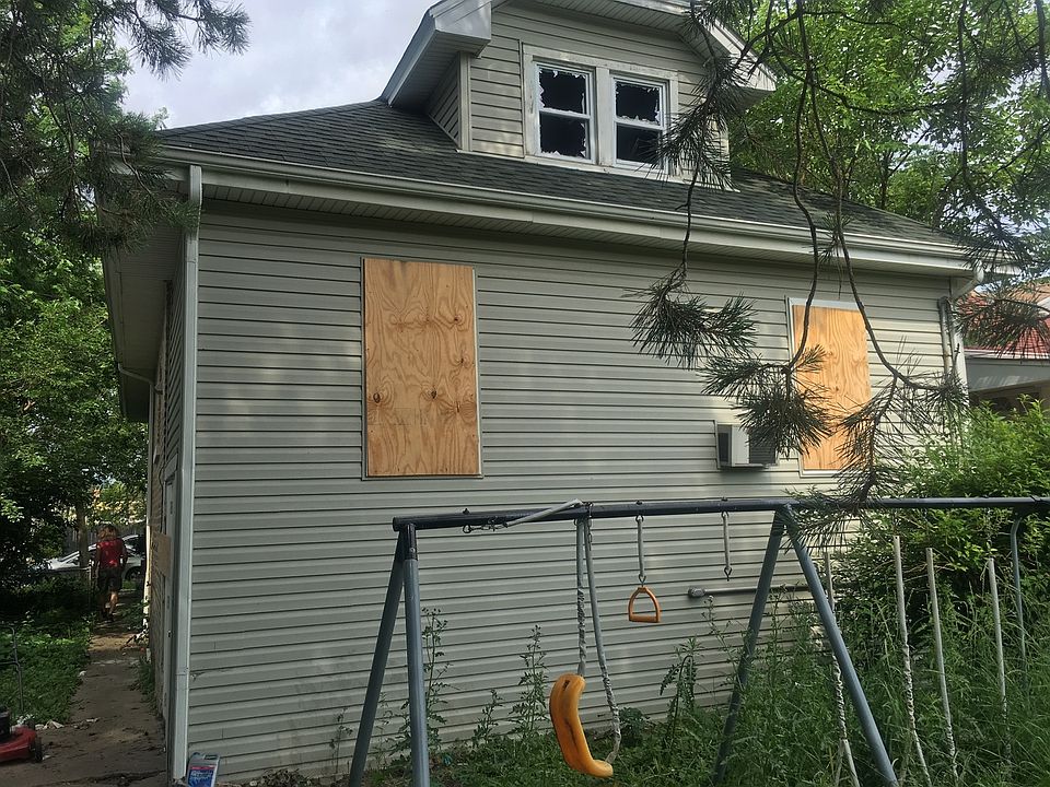 2nd image of 2847 N New England Ave