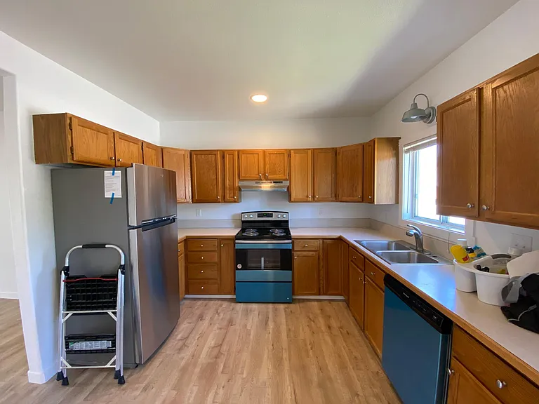 1501 S Grant Ave — Photo 6