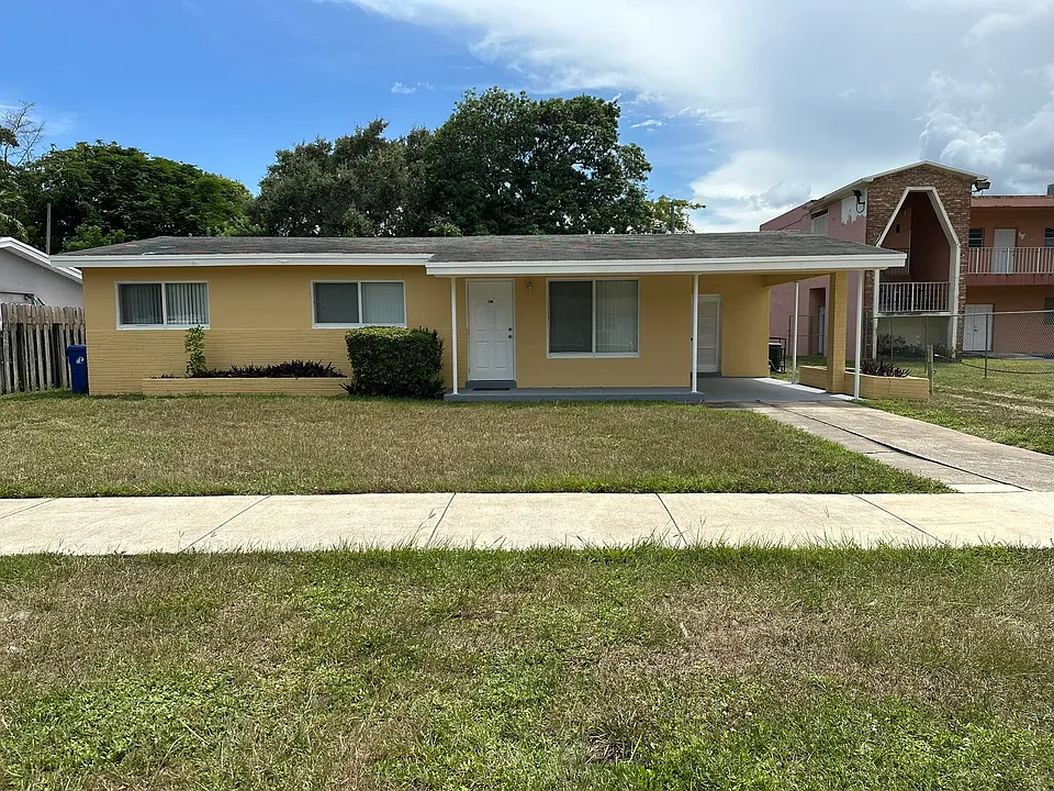 1316 NW 15th St