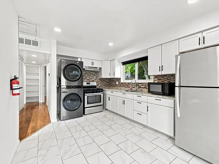 15432 Orchard St — Photo 13