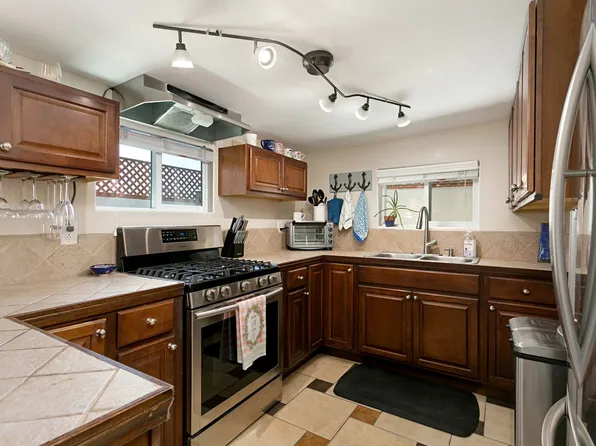 1923 Rowan St, San Diego, CA 92105