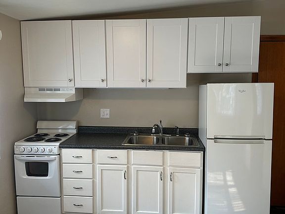 3rd image of 1920 10th Ave S #3