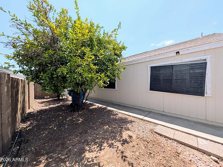 2824 W Angela Dr — Photo 62
