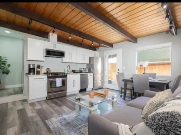 3978 Lamont St #A, San Diego, CA 92109