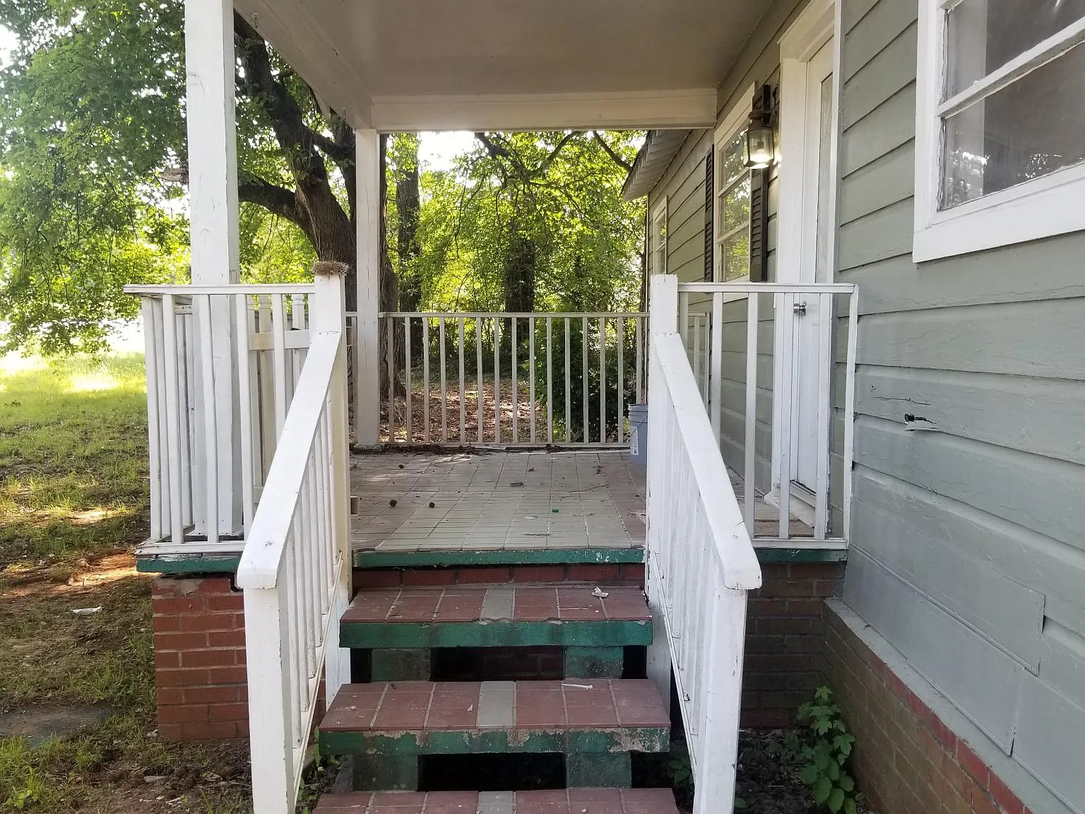 4 bed, 1300 sqft, $1,790 — Photo 2