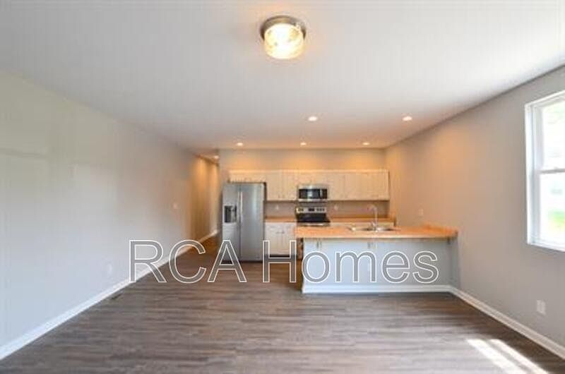 1st image of 3501 N Illinois St Unit 3