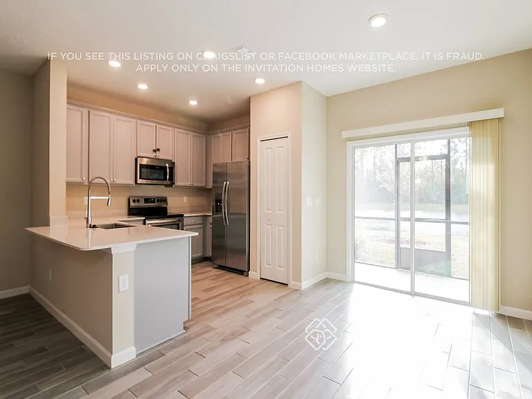 13290 Shore Grass Dr — Photo 5