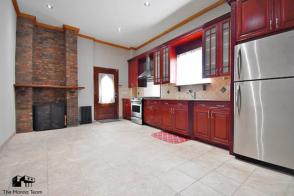 Rented by Compass | media 2