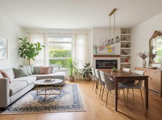 2282 Atkins Ave #202, Pt Coquitlam, BC V3C 1Y6