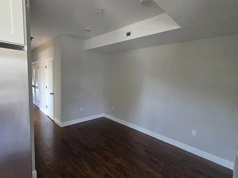 36 Shaw Ave #2 — Photo 9