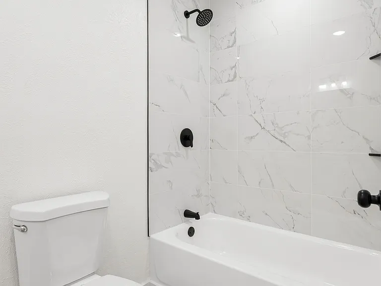 421 Parkvale Ln — Photo 28