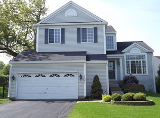 1665 Preston St, Algonquin, IL 60102