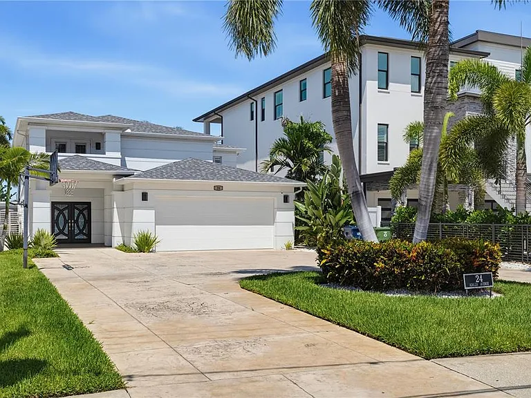 24 Adalia Ave — Photo 3