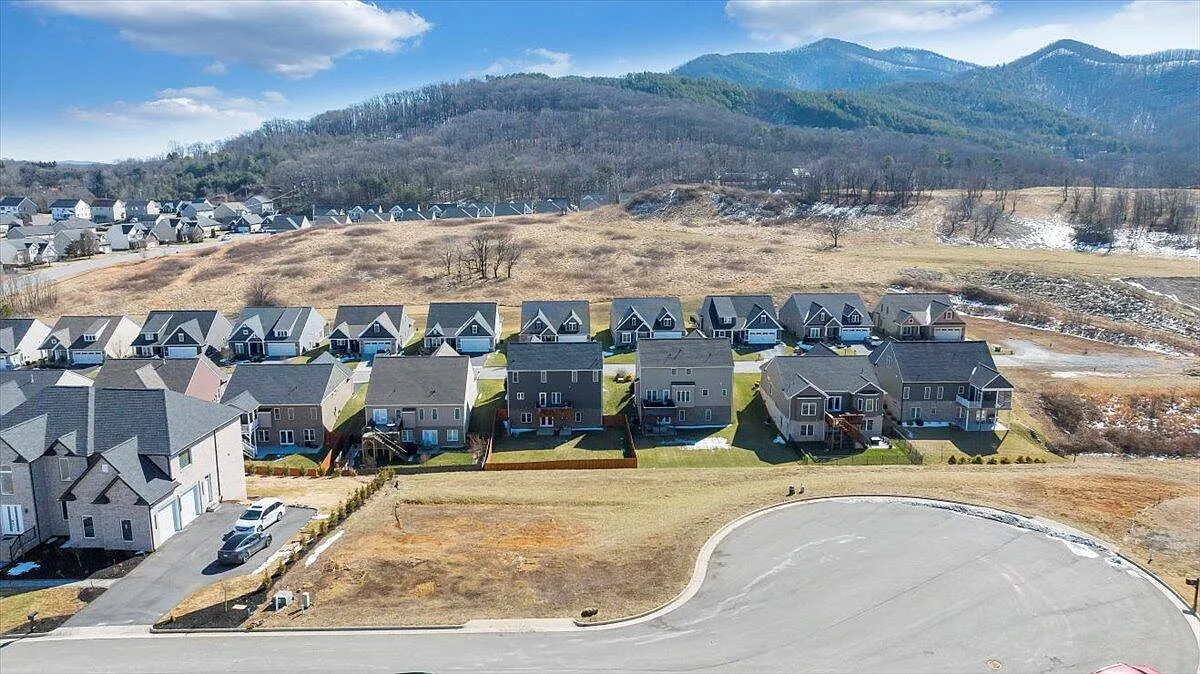 LOT 6 Om Ln photo 1