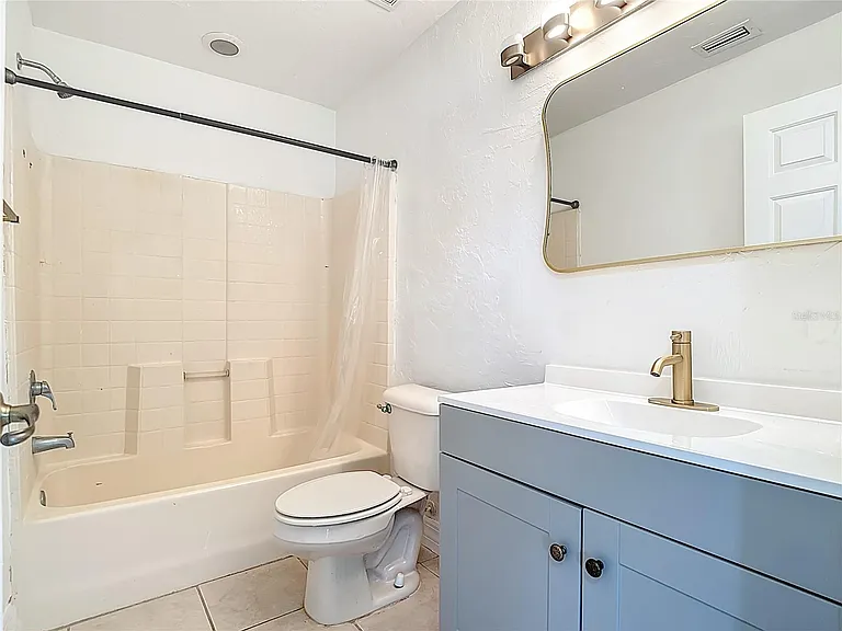 814 Lincoln Ave — Photo 2
