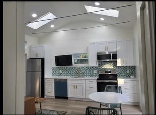 1710 Country Club Rd N, Saint Petersburg, FL 33710