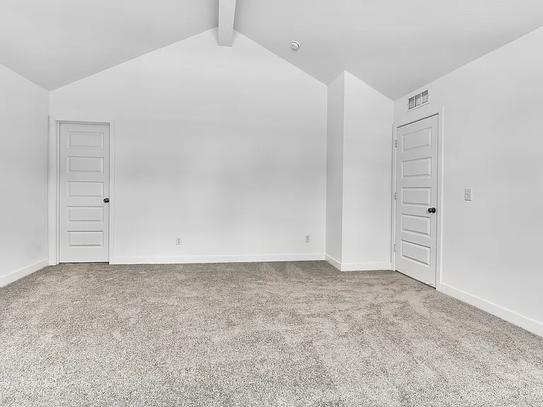 425 Eisenhower St — Photo 9
