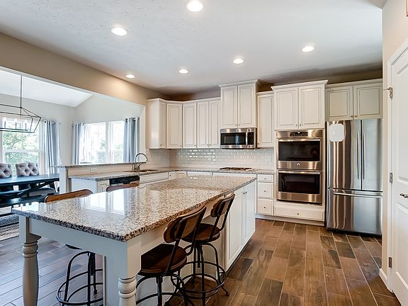 3rd image of 1862 Meadowsweet Dr