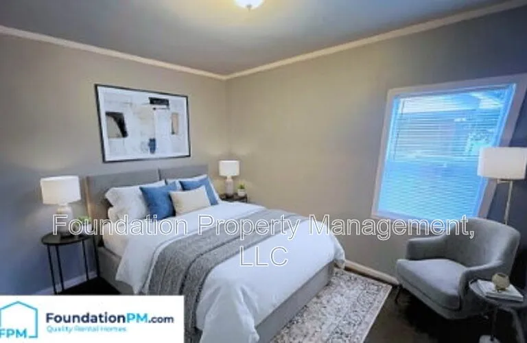 2412 Gentry Ave — Photo 15