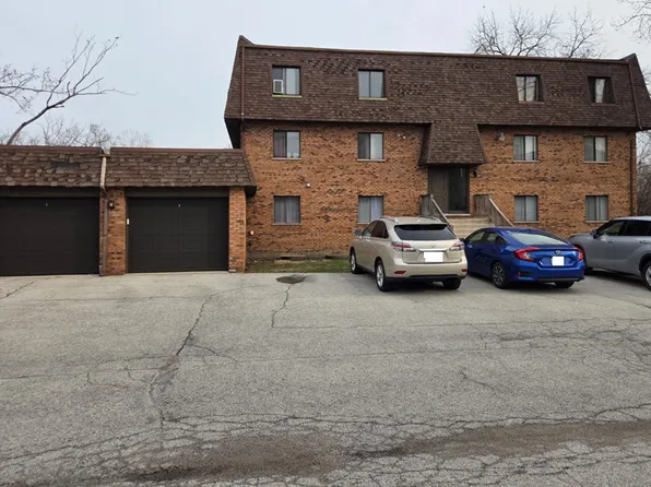 3360 184th St APT 1E, Homewood, IL 60430