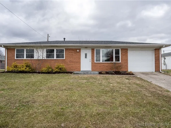 707 Spicewood Drive, Clarksville, IN 47129