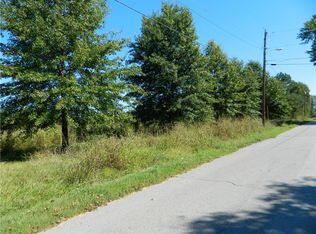 E Johnson Ave, Cave Springs, AR 72718