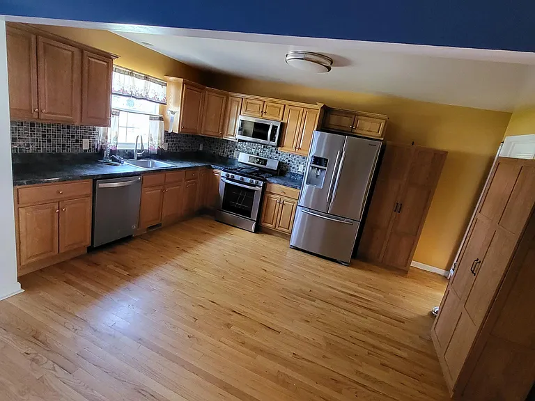 721 Drake Ave — Photo 7
