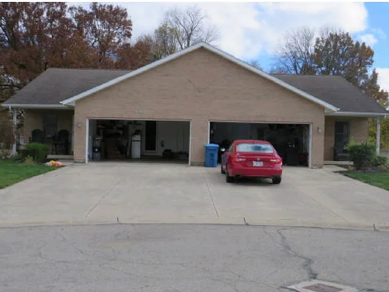 510 Oakleaf Ct — Photo 1
