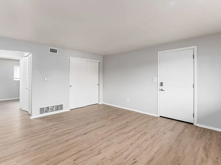 611 Riverview Dr #K — Photo 8