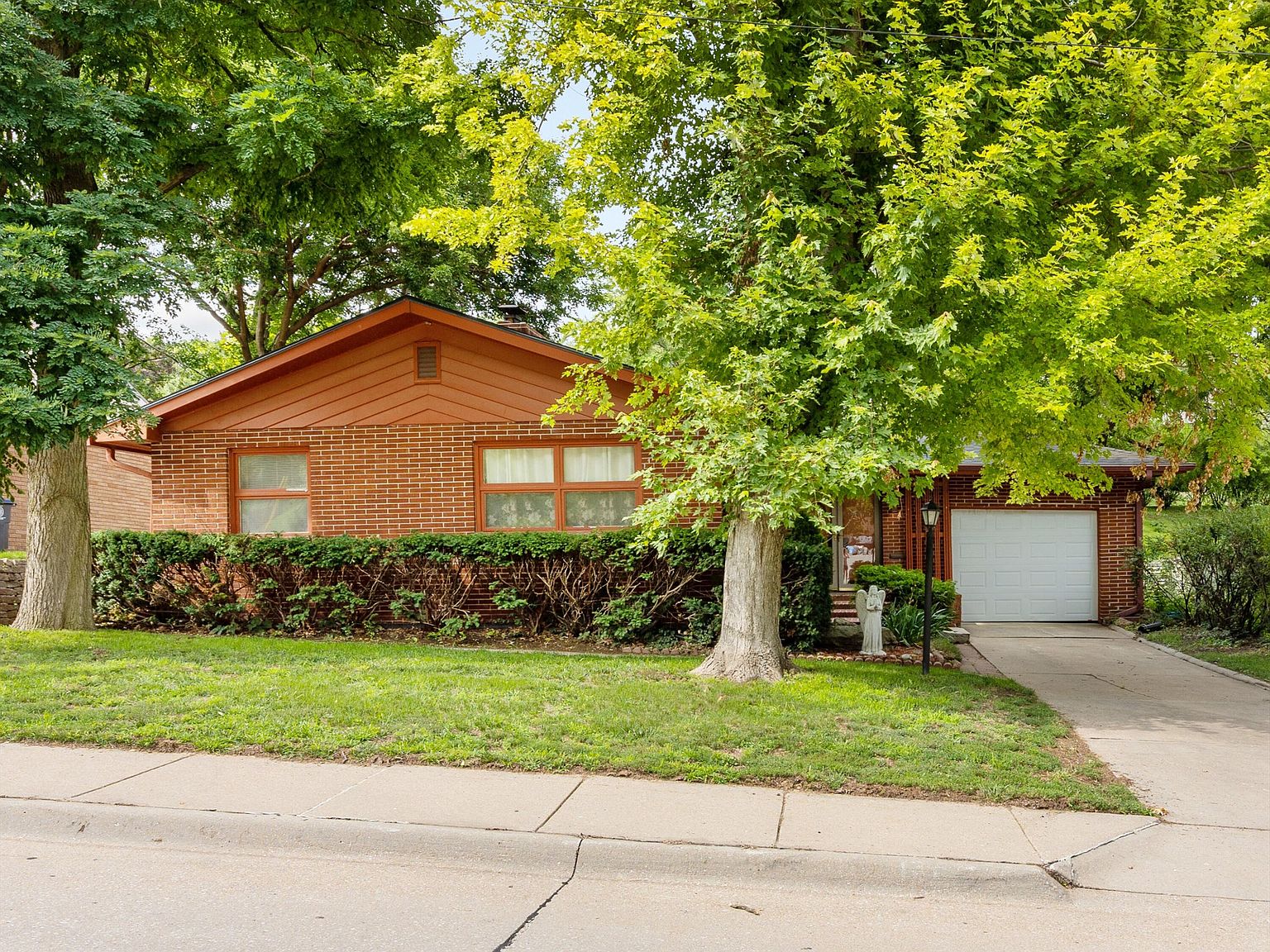 146 Norton Ave, Council Bluffs, IA 51503 Zillow