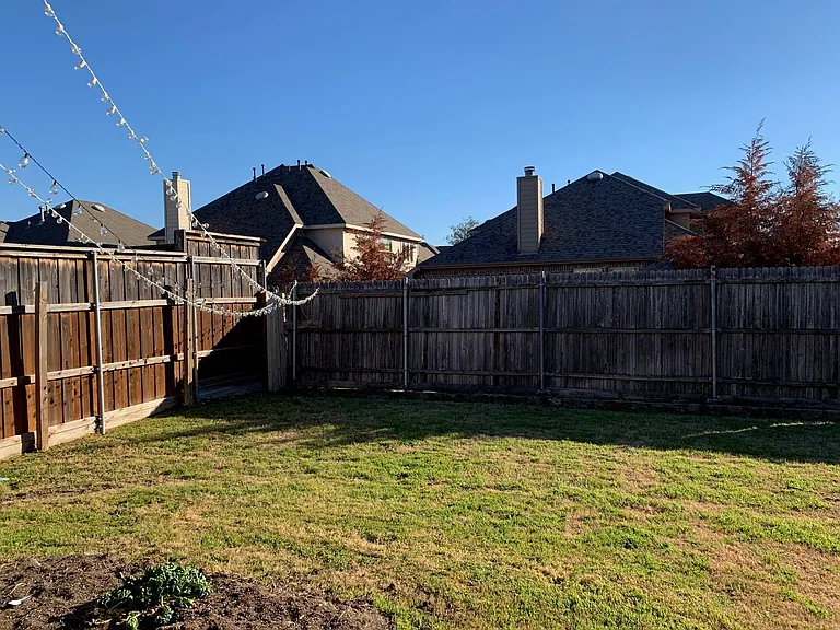 1017 Somerset Cir — Photo 11