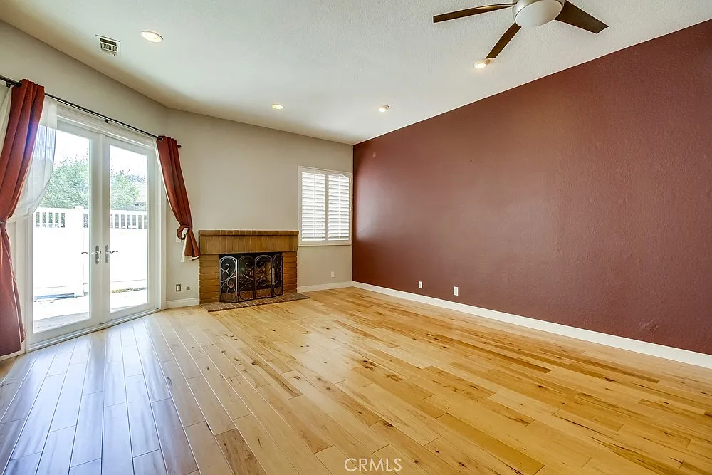 2 bed, 2.5 bath, 1270 sqft, $3,500 — Photo 4