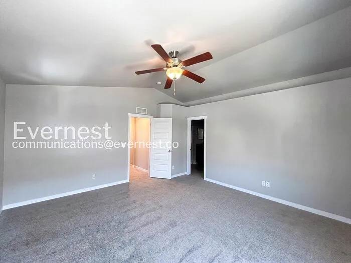 2405 Falkirk Dr — Photo 16