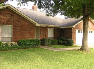 3800 Ashford Dr, Bedford, TX 76021