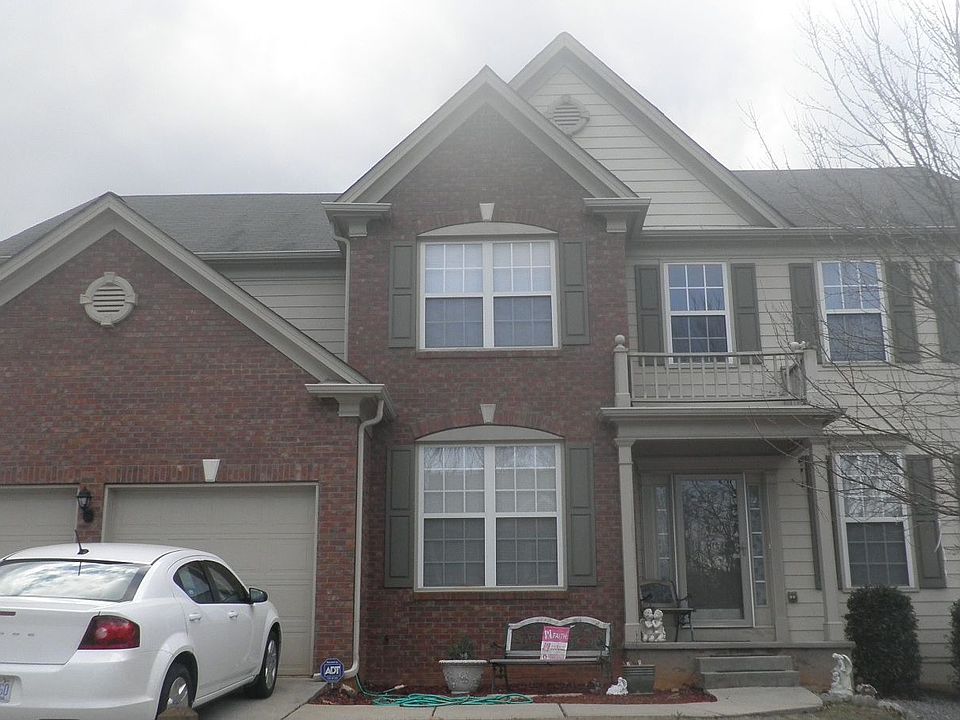 3177 Elmendorf Front Exterior