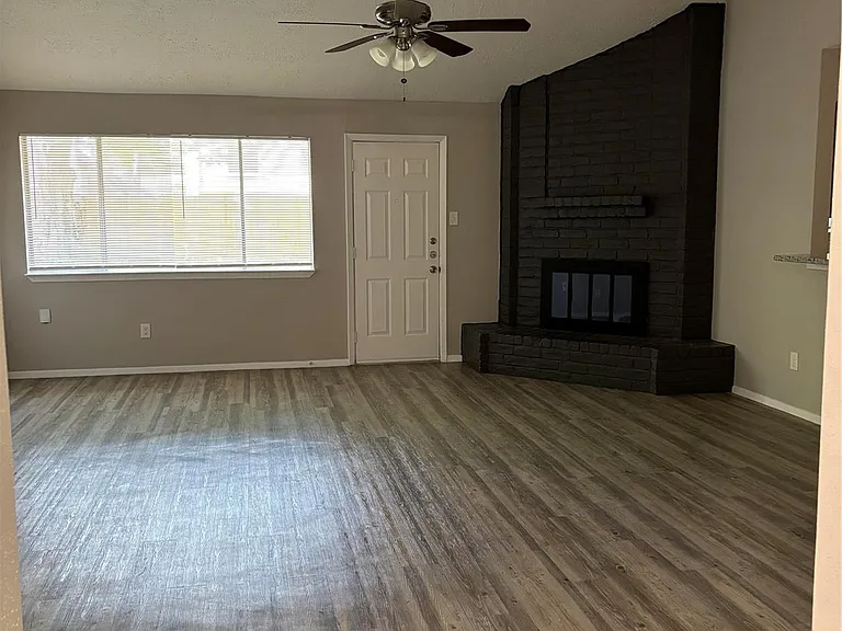 16322 Maplemont Dr — Photo 4