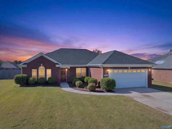 151 Bucks Pocket Dr, New Market, AL 35761