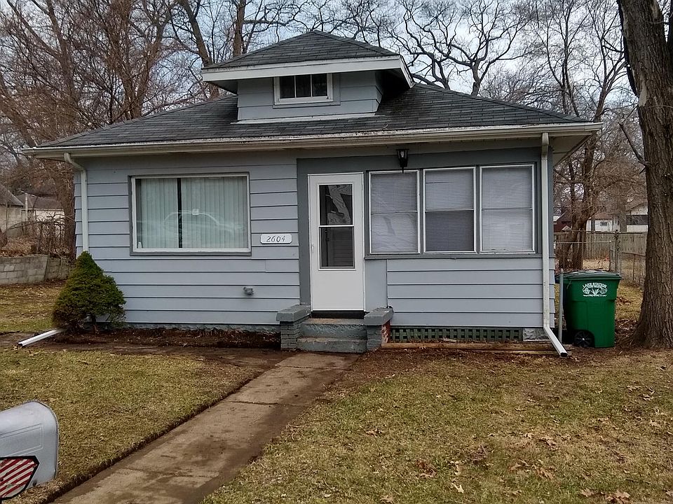 1st image of 2604 Montgomery St