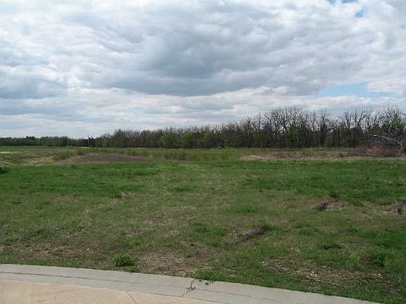 3rd image of 755 W Clyde Cessna Cir