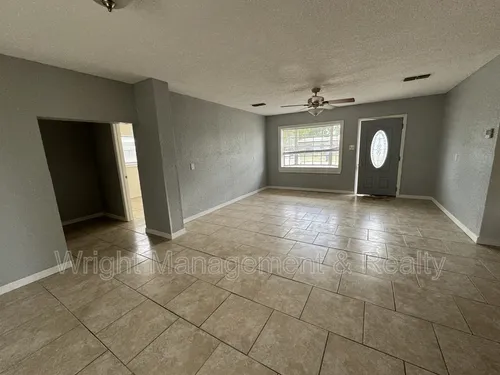 438 Country Club Dr Photo 1