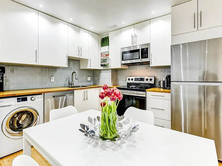 1316 New Hampshire Ave NW — Photo 7