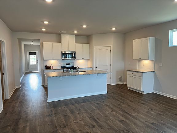 3rd image of 2031 Quinn Dr