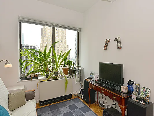 Rented by Cooper & Cooper Real Estate | media 17