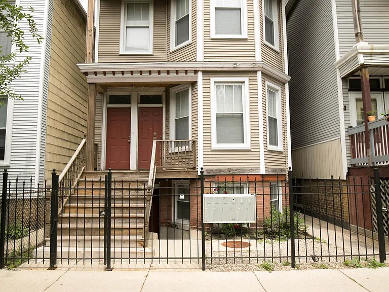 1442 W Barry Ave #2F — Photo 9